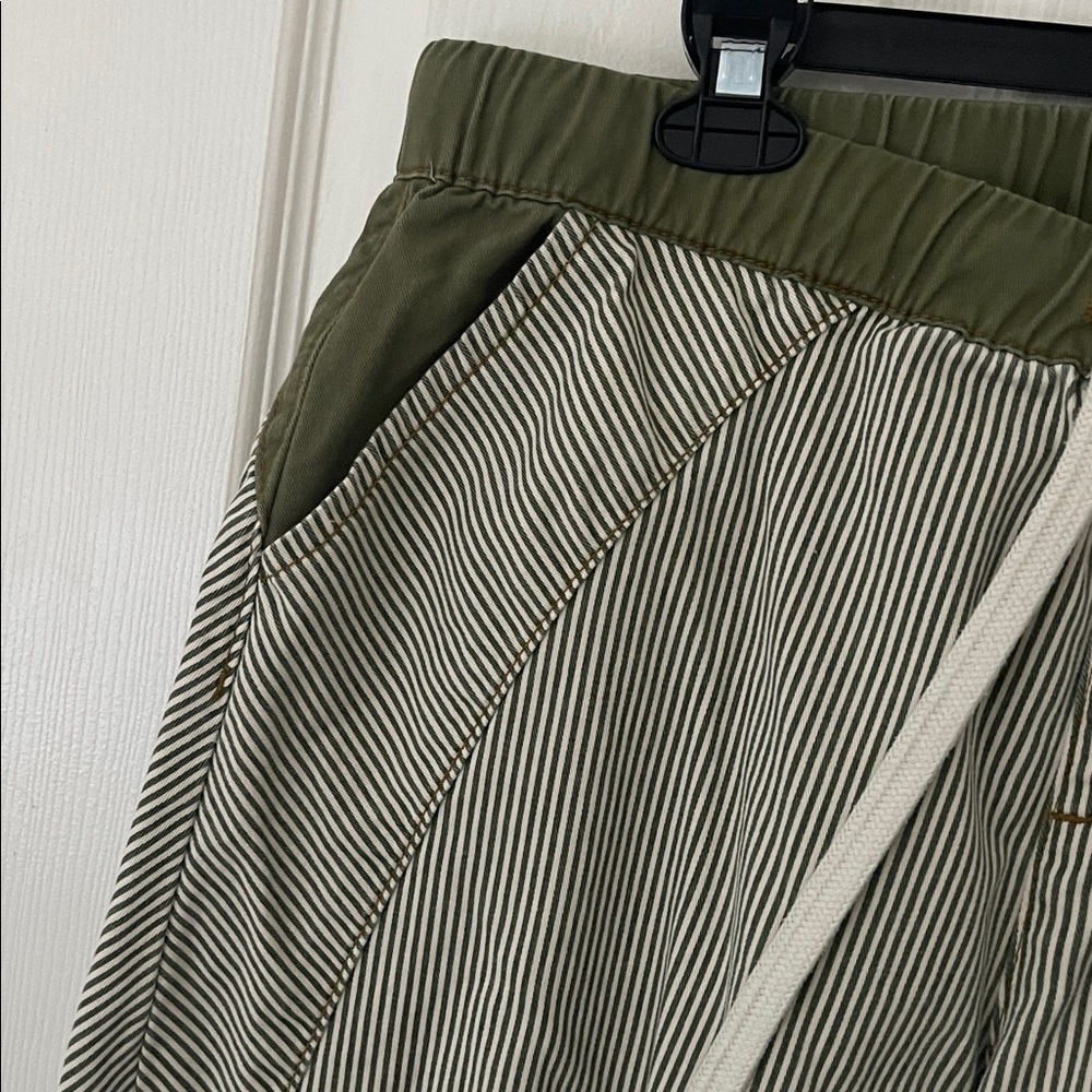 Wide Leg Drawstring Pants - Picture 3 of 9